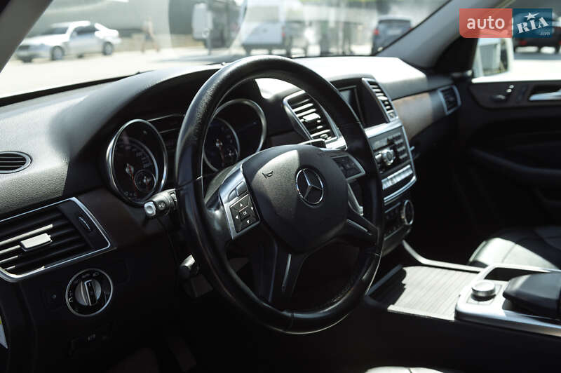 Внедорожник / Кроссовер Mercedes-Benz M-Class 2011 в Тернополе