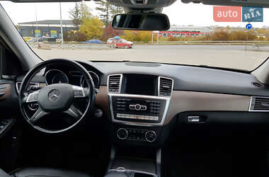 Внедорожник / Кроссовер Mercedes-Benz M-Class 2011 в 