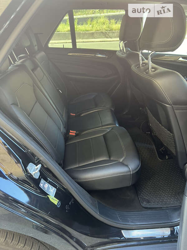 Внедорожник / Кроссовер Mercedes-Benz M-Class 2011 в Львове