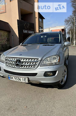 Внедорожник / Кроссовер Mercedes-Benz M-Class 2007 в Киеве