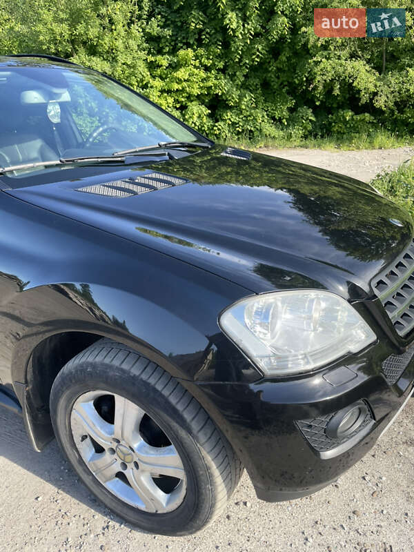 Внедорожник / Кроссовер Mercedes-Benz M-Class 2009 в Козове