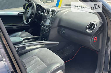 Внедорожник / Кроссовер Mercedes-Benz M-Class 2006 в 