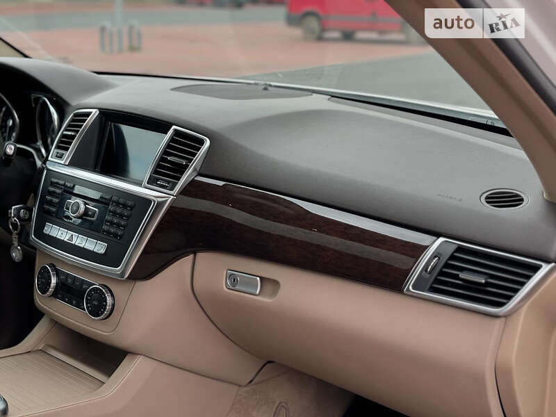 Позашляховик / Кросовер Mercedes-Benz M-Class 2014 в Івано-Франківську