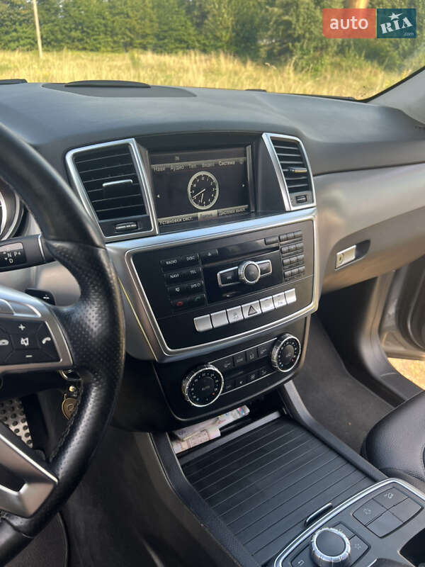 Позашляховик / Кросовер Mercedes-Benz M-Class 2012 в Коломиї