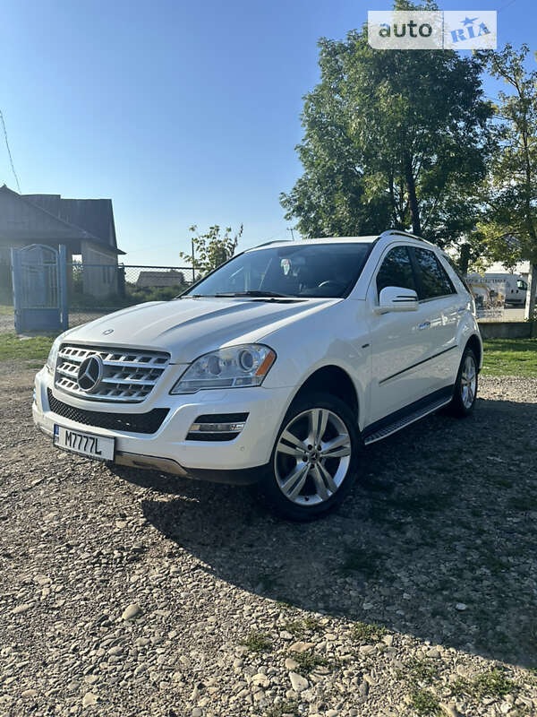 Внедорожник / Кроссовер Mercedes-Benz M-Class 2011 в Снятине