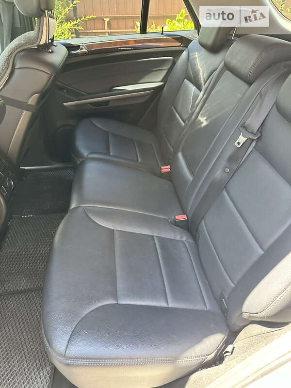 Внедорожник / Кроссовер Mercedes-Benz M-Class 2011 в Снятине