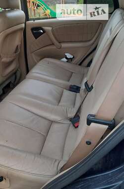 Внедорожник / Кроссовер Mercedes-Benz M-Class 2002 в 