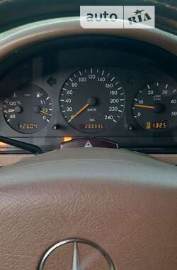 Внедорожник / Кроссовер Mercedes-Benz M-Class 2002 в 