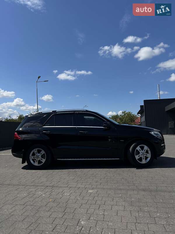 Позашляховик / Кросовер Mercedes-Benz M-Class 2012 в Івано-Франківську
