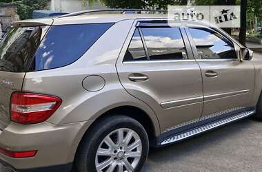 Внедорожник / Кроссовер Mercedes-Benz M-Class 2010 в Днепре