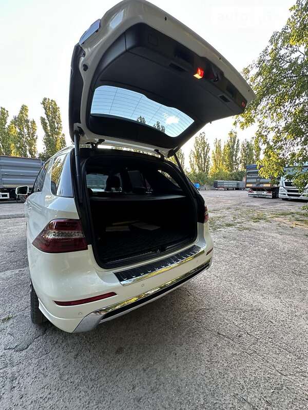 Внедорожник / Кроссовер Mercedes-Benz M-Class 2013 в Кропивницком