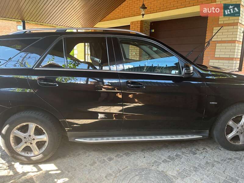 Внедорожник / Кроссовер Mercedes-Benz M-Class 2012 в Киеве