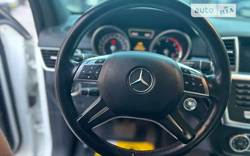 Внедорожник / Кроссовер Mercedes-Benz M-Class 2014 в Черновцах