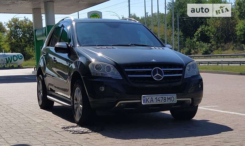 Внедорожник / Кроссовер Mercedes-Benz M-Class 2009 в Киеве