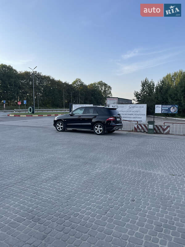 Позашляховик / Кросовер Mercedes-Benz M-Class 2012 в Львові