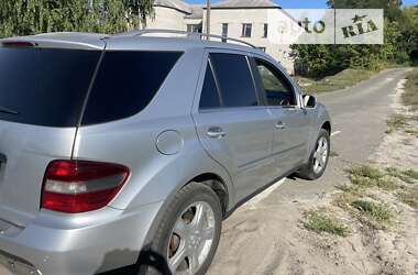 Внедорожник / Кроссовер Mercedes-Benz M-Class 2006 в Березане