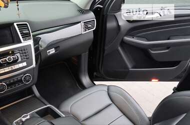 Внедорожник / Кроссовер Mercedes-Benz M-Class 2012 в 