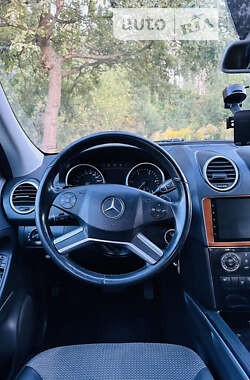 Внедорожник / Кроссовер Mercedes-Benz M-Class 2010 в Киеве