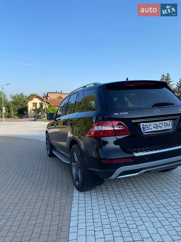 Внедорожник / Кроссовер Mercedes-Benz M-Class 2012 в Львове