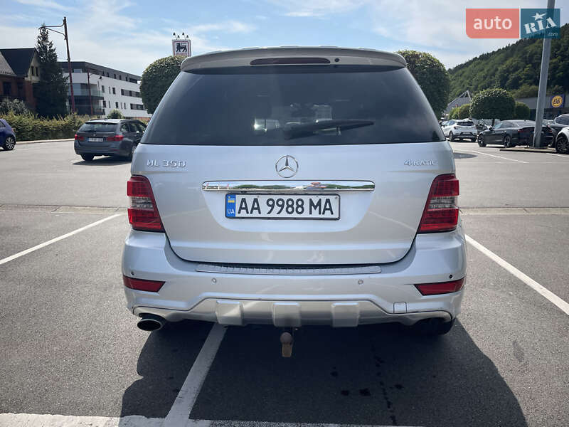 Внедорожник / Кроссовер Mercedes-Benz M-Class 2011 в Киеве