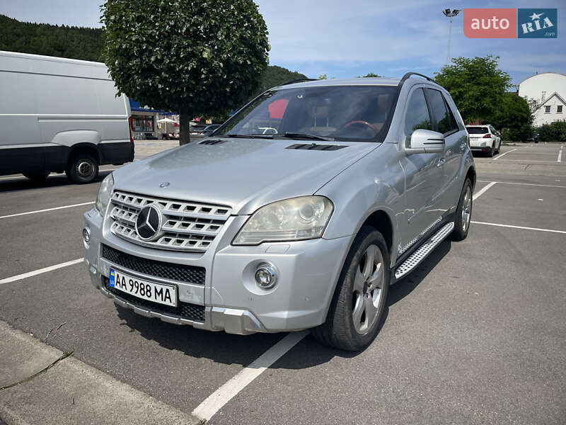 Позашляховик / Кросовер Mercedes-Benz M-Class 2011 в Києві