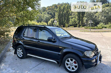 Позашляховик / Кросовер Mercedes-Benz M-Class 2000 в Каневі