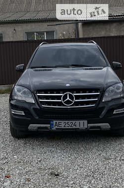 Внедорожник / Кроссовер Mercedes-Benz M-Class 2010 в Днепре