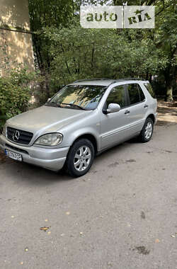 Внедорожник / Кроссовер Mercedes-Benz M-Class 2001 в Черновцах