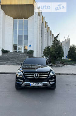 Внедорожник / Кроссовер Mercedes-Benz M-Class 2012 в Киеве