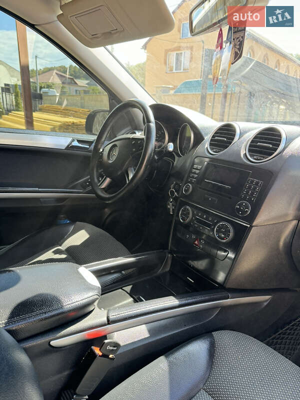 Внедорожник / Кроссовер Mercedes-Benz M-Class 2006 в Виноградове