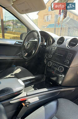 Внедорожник / Кроссовер Mercedes-Benz M-Class 2006 в 
