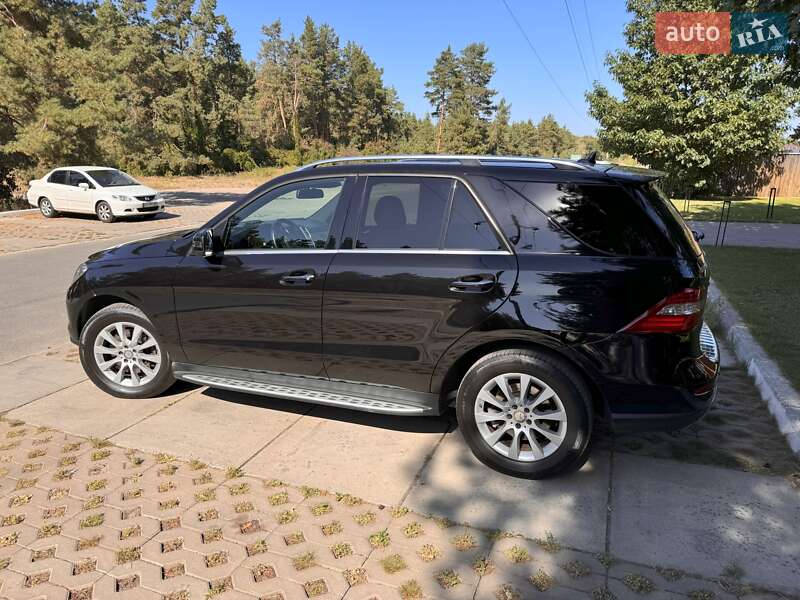 Внедорожник / Кроссовер Mercedes-Benz M-Class 2014 в Киеве
