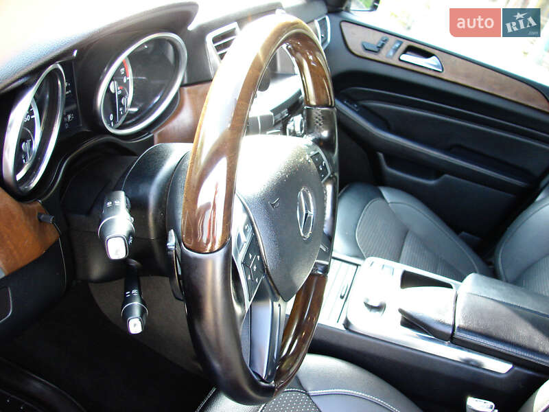 Внедорожник / Кроссовер Mercedes-Benz M-Class 2012 в Одессе