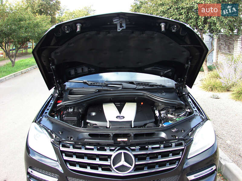 Внедорожник / Кроссовер Mercedes-Benz M-Class 2012 в Одессе