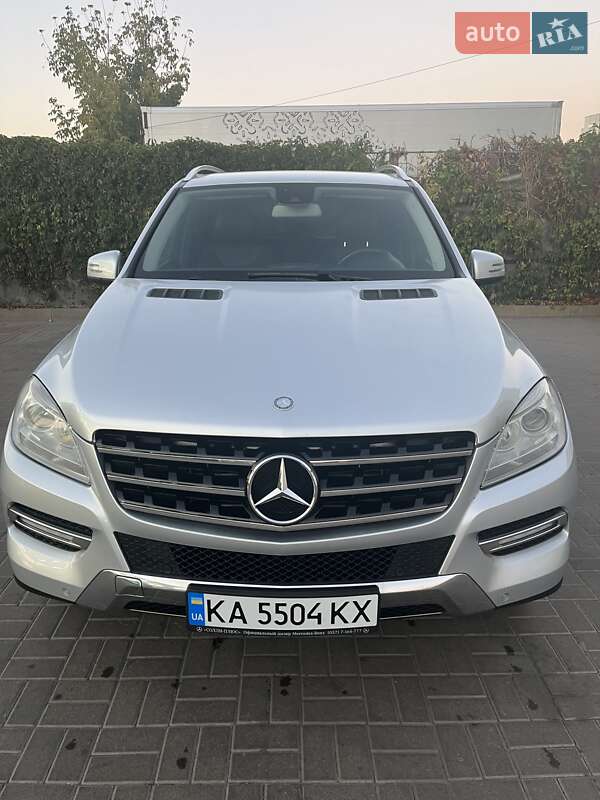 Позашляховик / Кросовер Mercedes-Benz M-Class 2013 в Києві