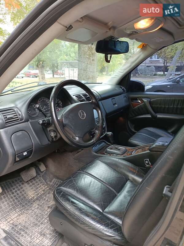 Позашляховик / Кросовер Mercedes-Benz M-Class 2005 в Дніпрі фото 5 Позашляховик / Кросовер Mercedes-Benz M-Class 2005 в Дніпрі