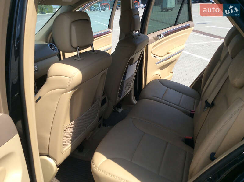Внедорожник / Кроссовер Mercedes-Benz M-Class 2011 в Киеве