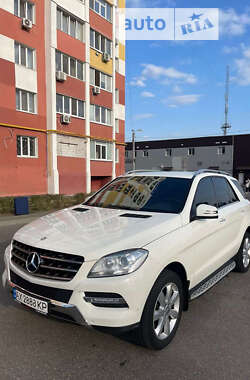 Позашляховик / Кросовер Mercedes-Benz M-Class 2011 в Харкові