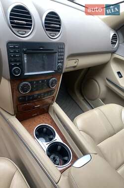 Внедорожник / Кроссовер Mercedes-Benz M-Class 2010 в 
