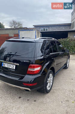 Внедорожник / Кроссовер Mercedes-Benz M-Class 2011 в 
