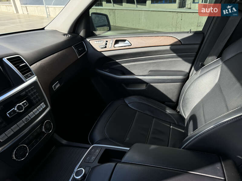 Позашляховик / Кросовер Mercedes-Benz M-Class 2013 в Одесі