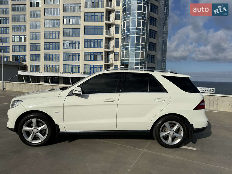 Позашляховик / Кросовер Mercedes-Benz M-Class 2013 в Одесі