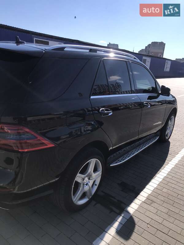 Внедорожник / Кроссовер Mercedes-Benz M-Class 2013 в Калуше