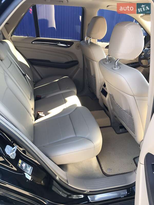 Внедорожник / Кроссовер Mercedes-Benz M-Class 2013 в Калуше