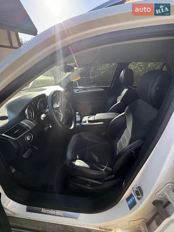Позашляховик / Кросовер Mercedes-Benz M-Class 2013 в 