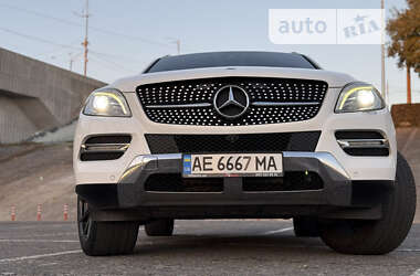 Позашляховик / Кросовер Mercedes-Benz M-Class 2014 в Києві