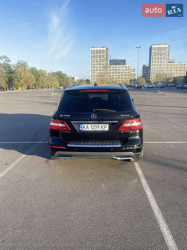 Внедорожник / Кроссовер Mercedes-Benz M-Class 2011 в Киеве