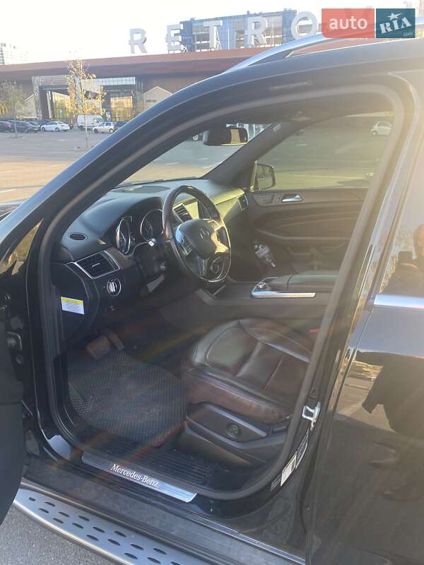 Внедорожник / Кроссовер Mercedes-Benz M-Class 2011 в Киеве
