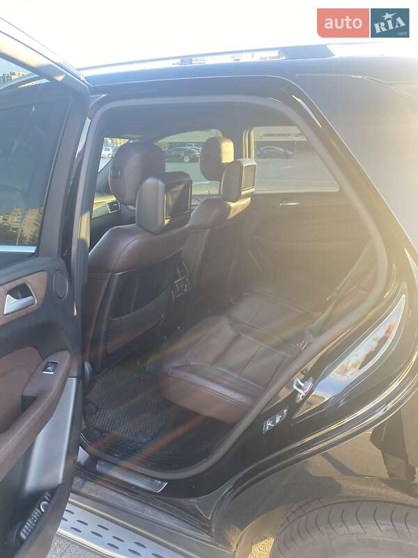 Внедорожник / Кроссовер Mercedes-Benz M-Class 2011 в Киеве