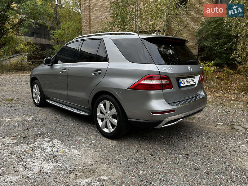 Внедорожник / Кроссовер Mercedes-Benz M-Class 2012 в Киеве